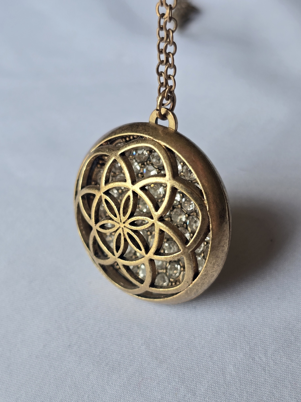 Gold Filigree Crystal Pendant Necklace